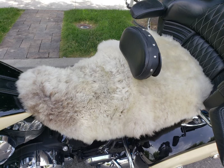 Full Pelt with Straps Sheepskin Buttpad®