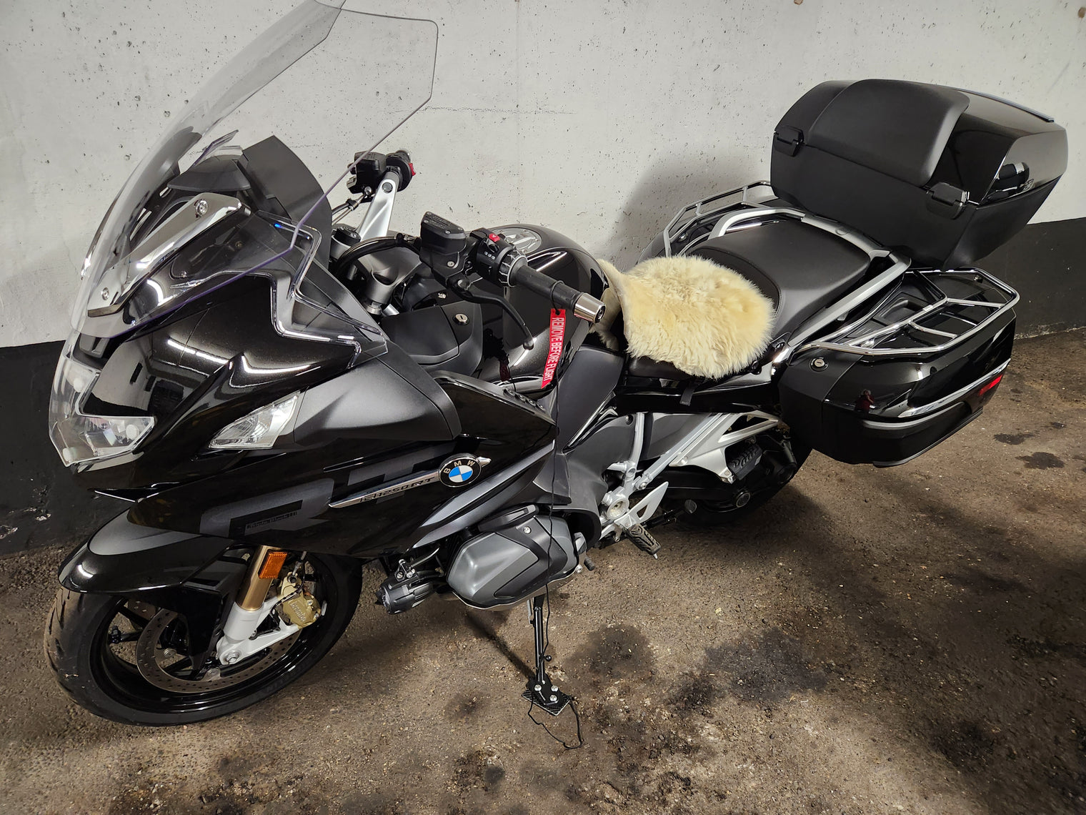 Pillion 1 Wide Sheepskin Buttpad®