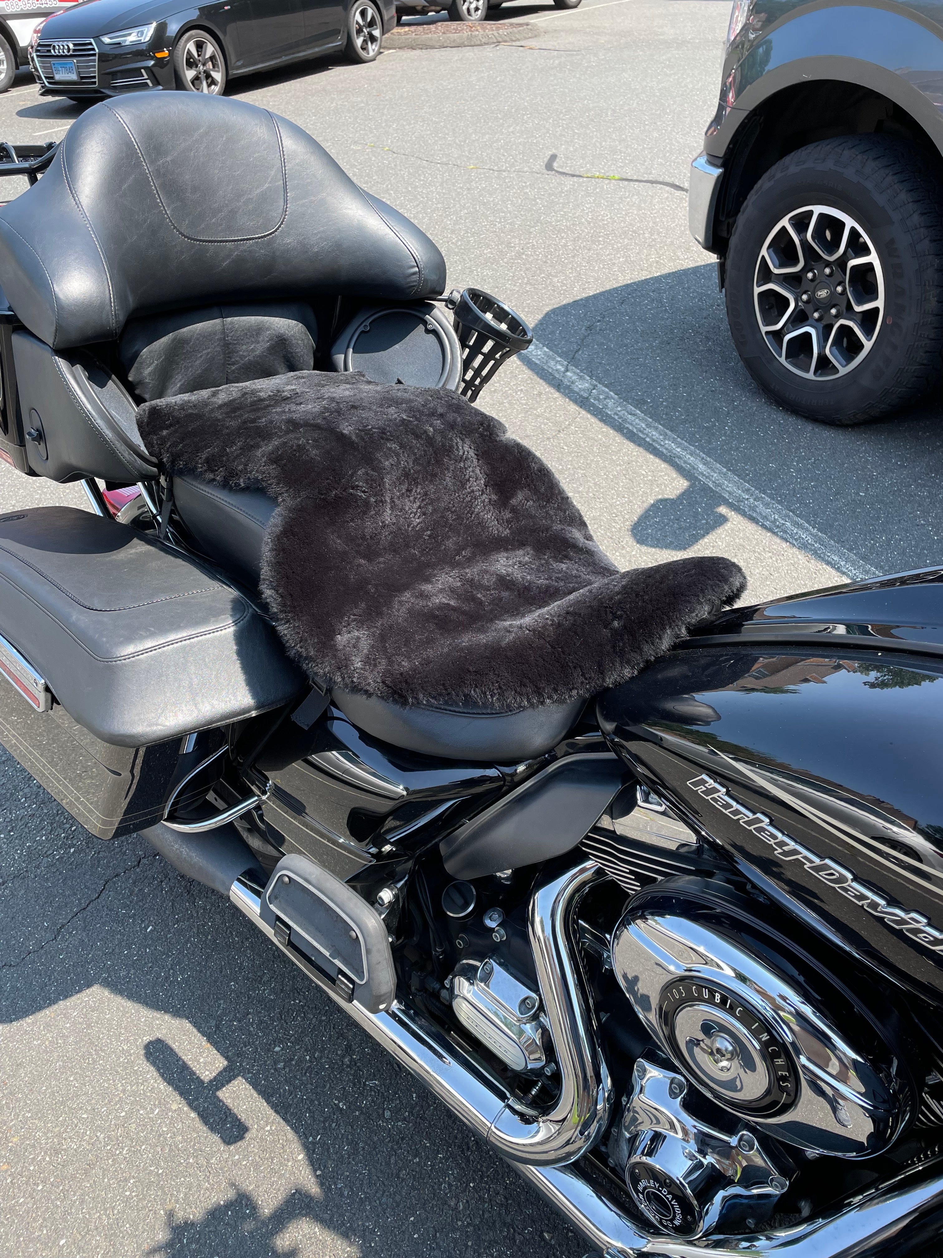 2-Up Full Saddle Sheepskin Buttpad® – Alaska Leather