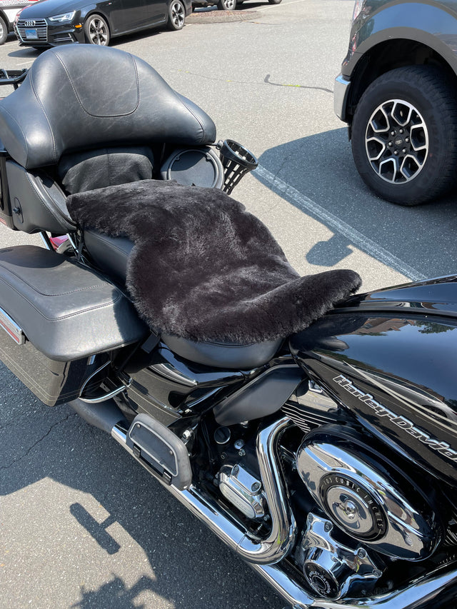 2-Up Full Saddle Sheepskin Buttpad™