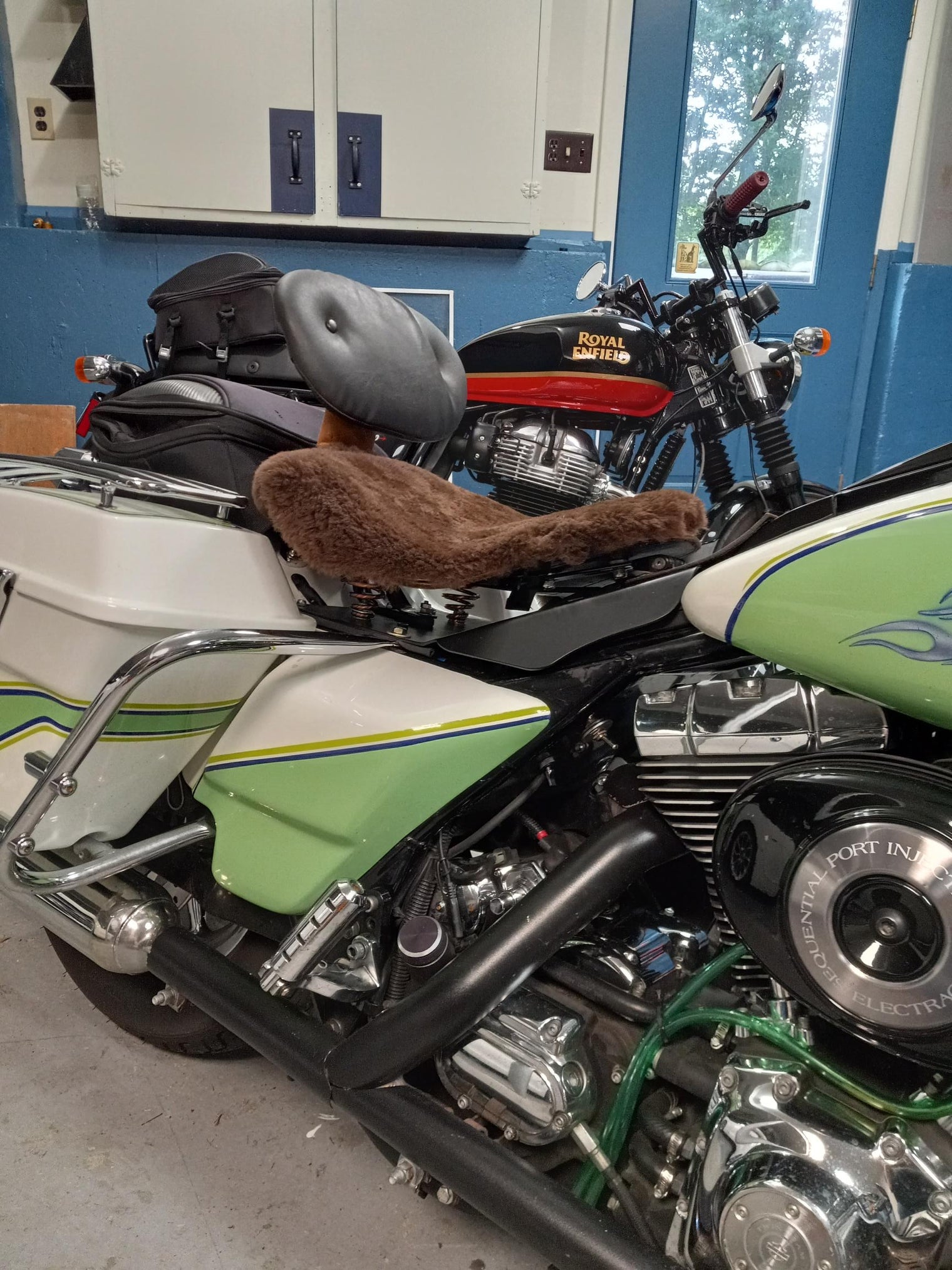 HD Police Solo/Large Tractor Style Sheepskin Buttpad®